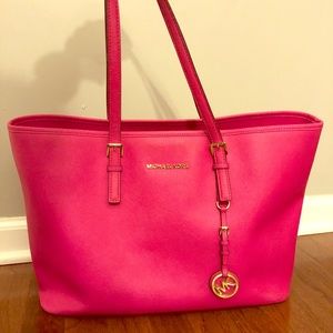 Michael Kors Extra large Jetset bag...